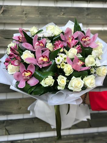 Букет цветов из: Розы и Хризантемы в Спасское Нижегородская область