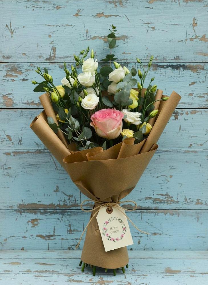 Букет цветов из: Розы и Лизиантусы в Спасское Нижегородская область