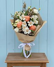 Букет цветов из:  Альстромерии, Лизиантусы, Розы и Хризантемы в Спасское Нижегородская область