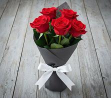 Букет 5 Красных роз Эдлесс Лав в Спасское Нижегородская область