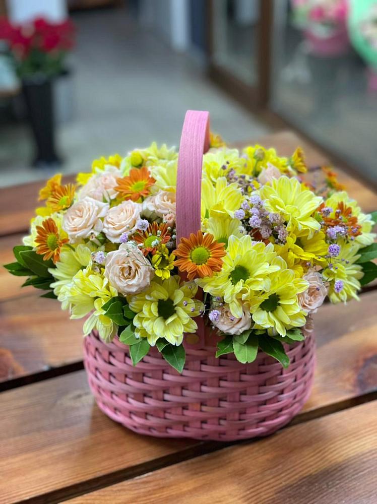 Цветочная композиция из Хризантемы и Розы в корзине в Спасское Нижегородская область