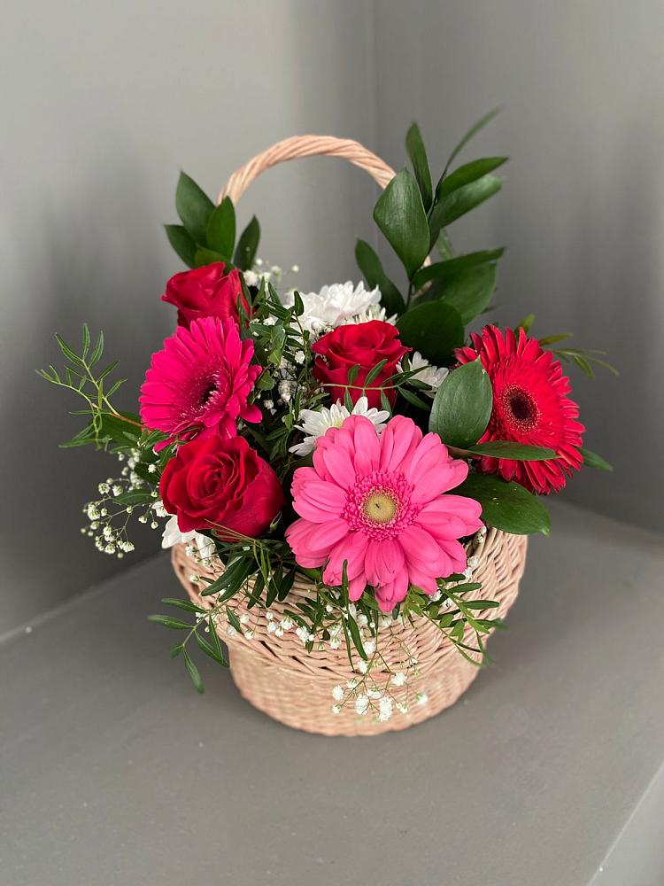 Цветочная композиция из Розы, Хризантемы и Герберы в корзине в Спасское Нижегородская область