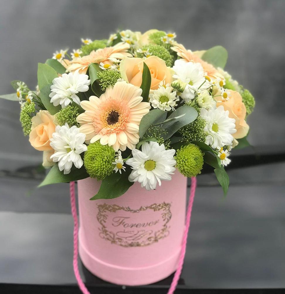 Цветочная композиция из Розы, Герберы и Хризантемы в шляпной коробке в Спасское Нижегородская область